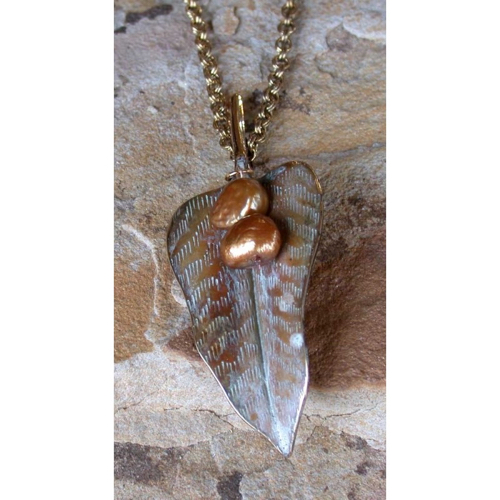 Click to view detail for EC-076 Pendant Philodendron Leave Bronze Pearl $120